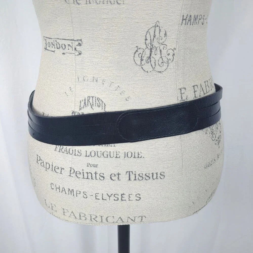 Vintage Linea Pelle Leather Black Belt Small Gold